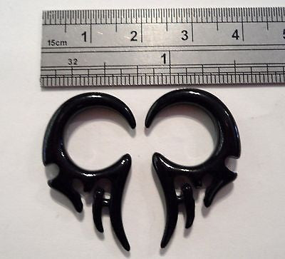Pair 2 pieces Black Tribal Acrylic Spiral Tapers Lobe Plugs 6 gauge 6g - I Love My Piercings!