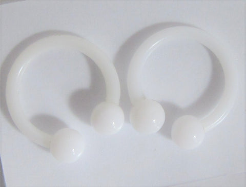 White Flexible Bioplast Hospital Retainers No Metal Horseshoes 16 gauge 8mm Diameter